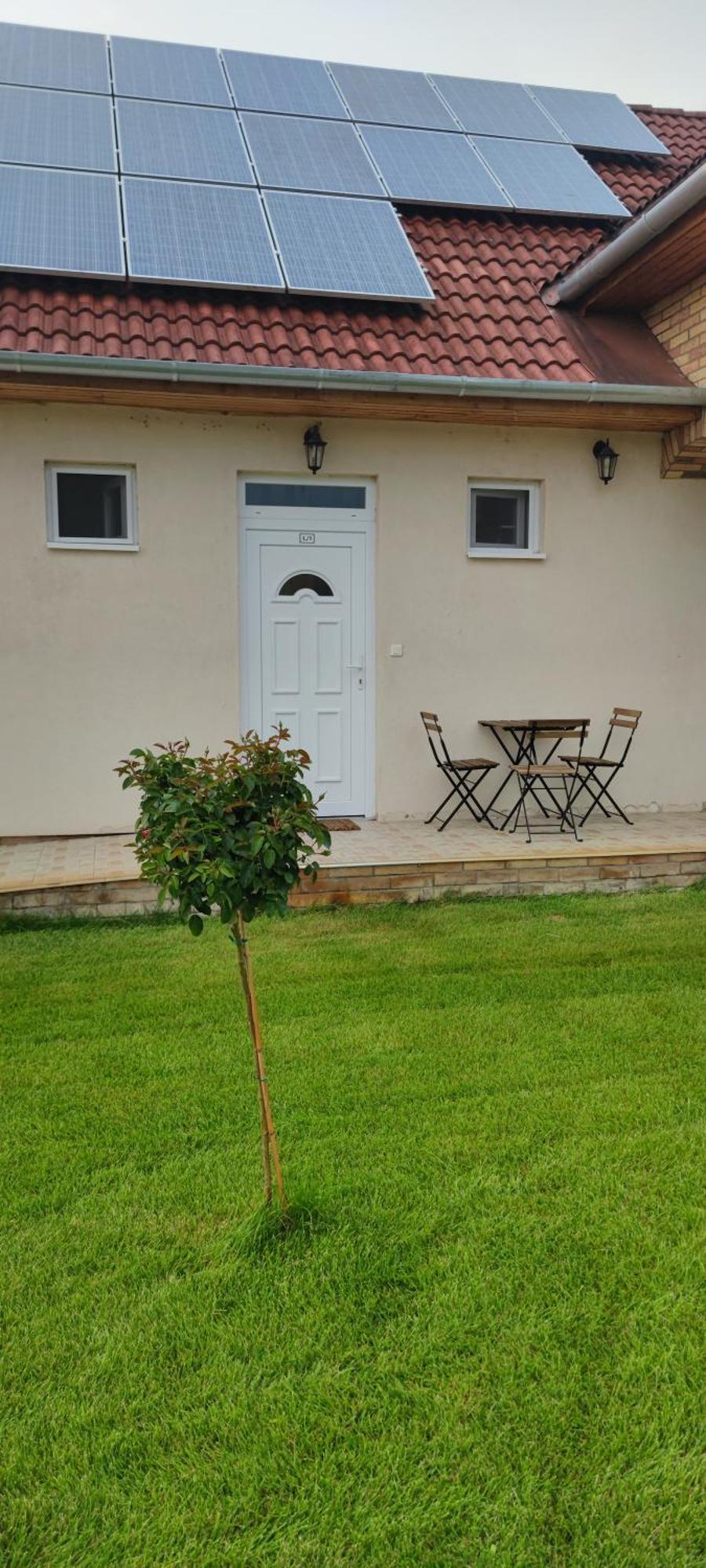 Village Garden Family Guest House Tiszakanyár Rom bilde